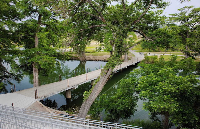 Mariposa Monarch Walk to River - Foto 21