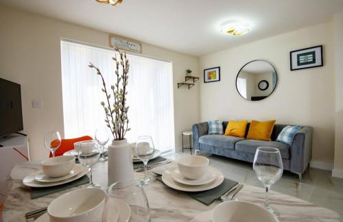 Luxury 5BDR with City Access, Free Parking and Wi-Fi - Photo 37