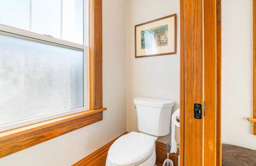 Family-friendly 4BR Near UNI for an Easy Group Stay - Foto 11