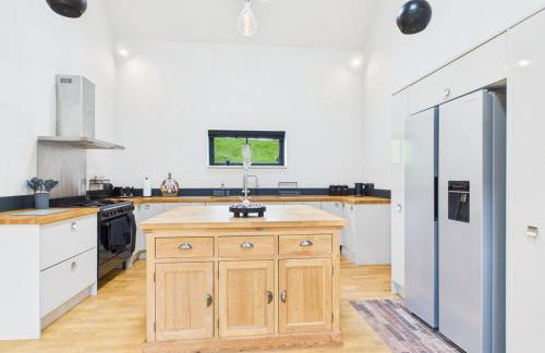 The Factory Barn with Hot Tub - Foto 4