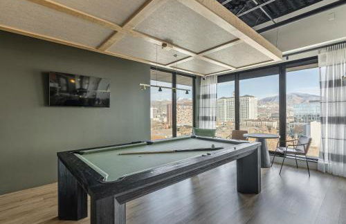 Downtown Stylish Cozy Vibe Work Area Free pkg Gym - Foto 10