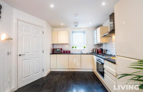 NEW Spacious Modern Townhouse Sleeps 12 Free Parking - Foto 14