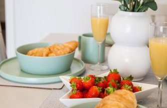 Stylish quaint home hosted by ESONGRACE Stays in Stoke-on-Trent - Perfect for Families - Contractors - Holiday makers - Emergency Housing - Professionals - Foto 2