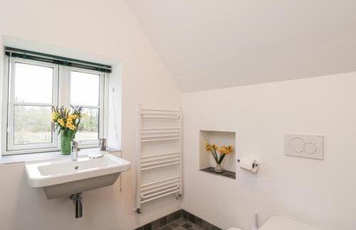 High Cogges Farm Holiday Cottages - Photo 44