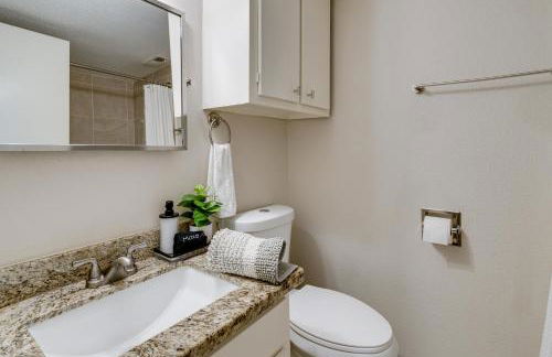 Golf, Swim and Dine! Condo with Lake Conroe Access - Foto 18