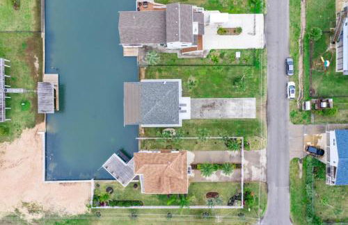 Canal Front Bungalow with Screened Patio and Kayaks - Foto 29