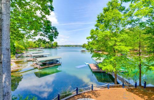 Beautiful Lake Keowee Home with Boat Dock and Fire Pit - Foto 34