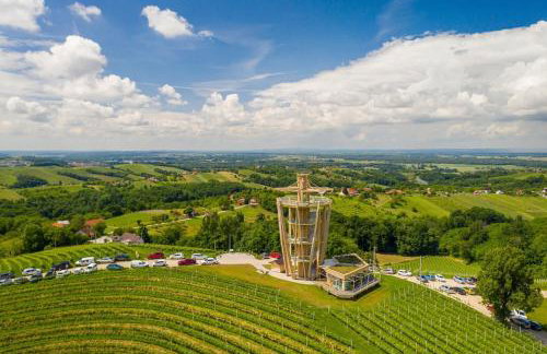 Razgledna Oaza-VIEW OASIS,Holiday Home on Mađerka Hill - Foto 26