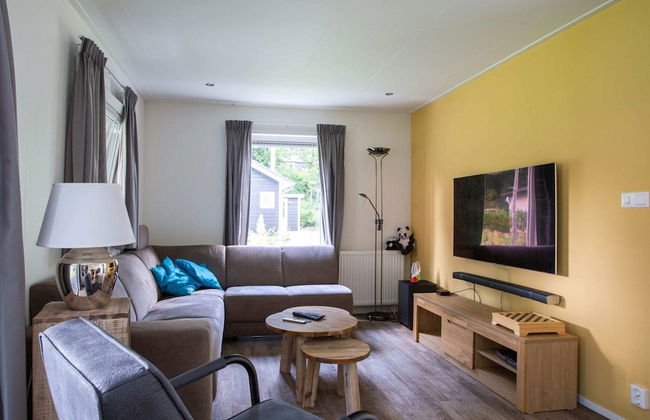 Beautiful House With Covered Terrace in Rhenen - Photo 11