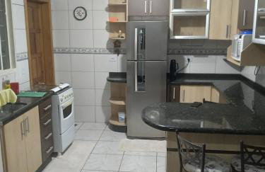 Casa em condomío, bem localizada - Foto 9