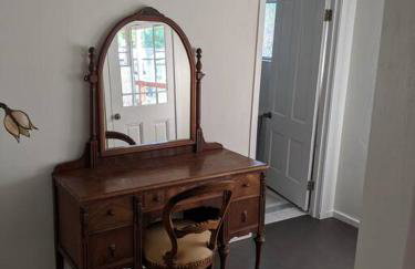 1870s Stained Glass Nostalgia - Foto 37