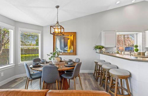 NEW! Executive Home | 1K 3Q | 3 Desks | 600+ WiFi - Foto 13