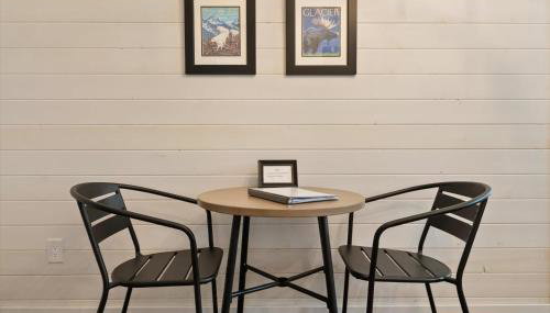 Hidden Gem Cabin in Hungry Horse, Firepit, Close to Glacier - Foto 3