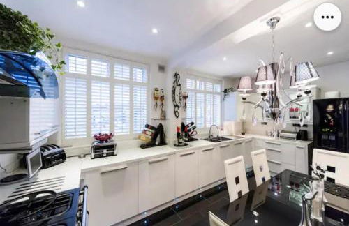 4 Bed Flat - Sleeps 14 - Parking - Game Room -Wifi - Foto 12