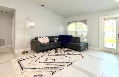 Beautiful Modern House with Private Saltwater pool - Foto 8