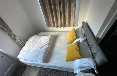 1st Studio Flat With full Private Toilet And Shower With its Own Kitchenette in Keedonwood Road Bromley A Fully Equipped Independent Studio Flat - Photo 14