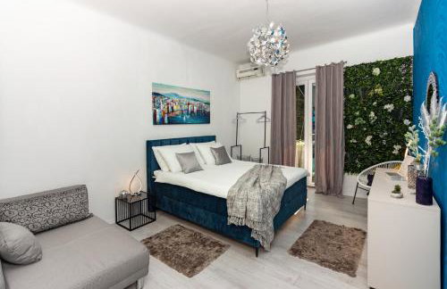 Spacious Apartment Center - Photo 17