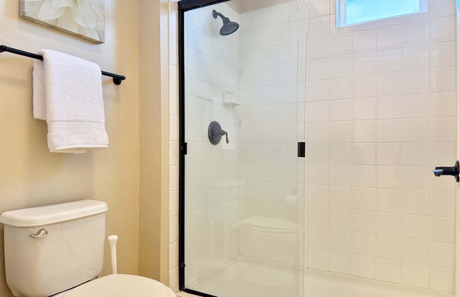 New Stylish 1BR Apt With Heated Pool Gym Yoga Studio - Foto 12