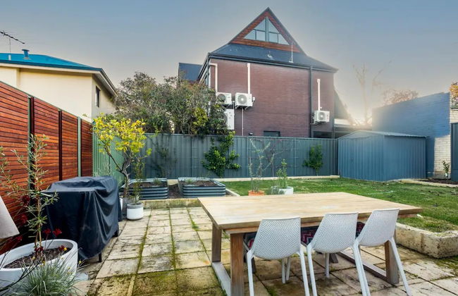 Beautiful 3BR Family Home With Backyard and BBQ - Photo 20