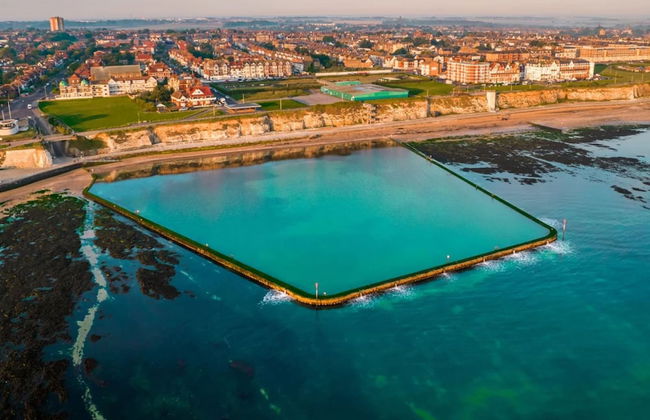 Chic Margate Apartment - Foto 8