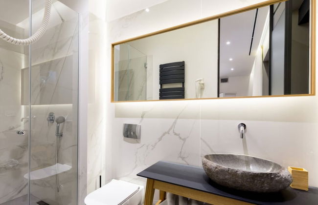 Teanna Lux Apartments - Photo 38