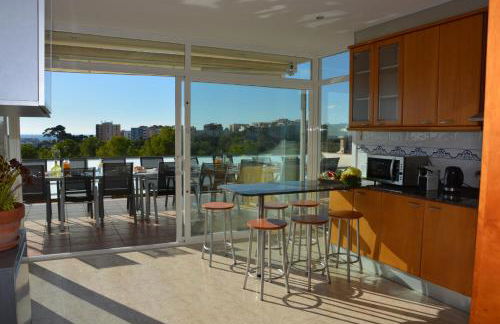 Villa Med A 2 kilometros andando de la playa, del puerto de Aguadoç y a 4 del centro de Sitges Muy Soleada todo el dia Capacidad superior a 16 personas NO REQUIERE COCHE - Foto 19