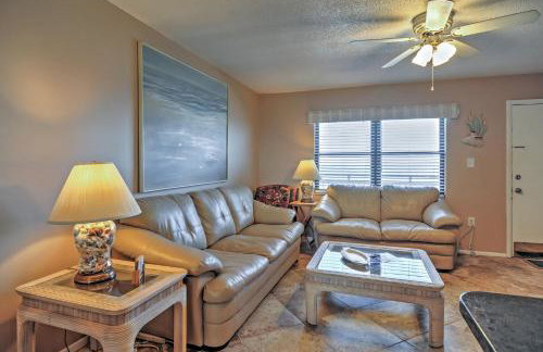 Beachfront St Petersburg Condo with Community Pool! - Foto 6