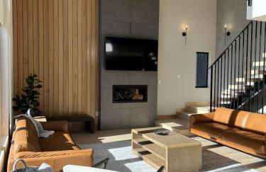 LUXE Hyak Retreat with Sauna, Hot Tub, Game Room, 6BR - Foto 4