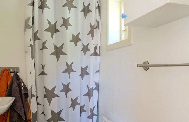 4 Person Holiday Home in Axvall - Foto 9