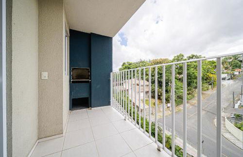 Aconchego e privacidade para sua família com 2 quartos, sala e cozinha integrados e sacada com churrasqueira - Foto 27