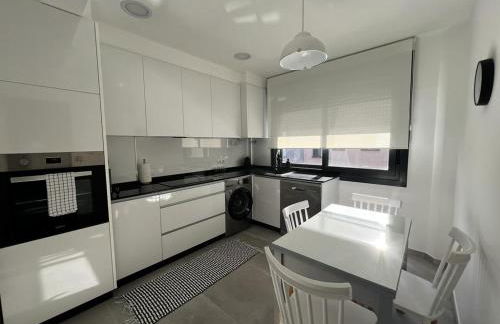 GRIS con Parking Gratis - Foto 1