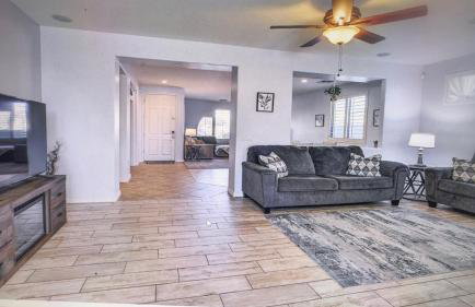 Pet friendly 3br 2ba Private optional heated Pool BBQ grill Golf Clubs close to park - Foto 16