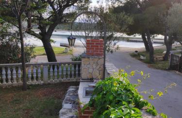 VILLA PUNTA BLAVA - Beachfront Family Villa with Sea View - no pets allowed - Foto 60