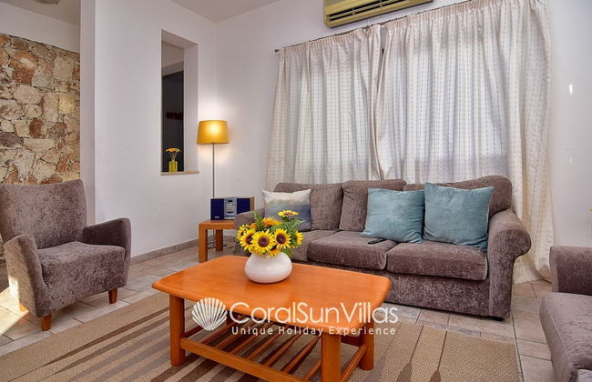 Wonderful Quiet Area, Completely Privacy, Large Private Pool, Colourful Garden - Foto 16