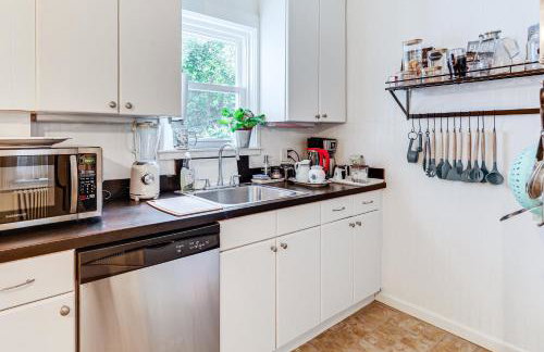 1 Mi to Needham Center Square Pet-Friendly Apt! - Foto 11