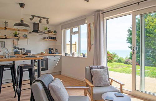 The Jolly Lodge-Sea Views-Free Parking - Photo 1