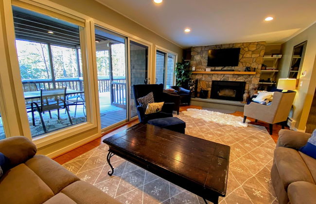 A1 Luxury Bretton Woods Ski-in Ski-out Townhome Next to Beginner ski Area Fast Wifi Keyless Entry - Photo 5