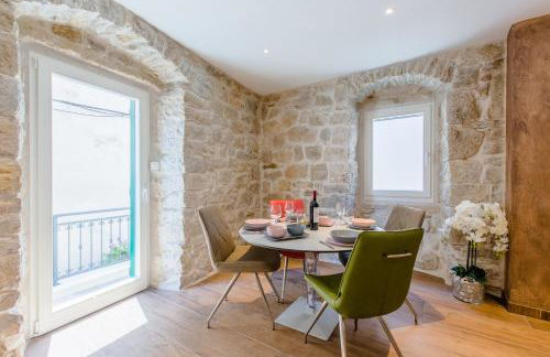 Luxury Apt Petra in 400 year old stone house 4+2 - Photo 2