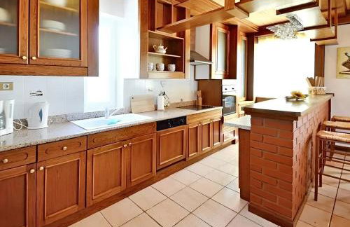 Family villa in Buje with pool and sea view - Foto 10