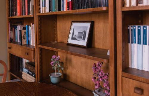 Rooftop in front of the Castle - Photo 35