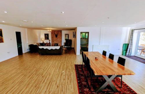 Country Lodge Retreat - Photo 8