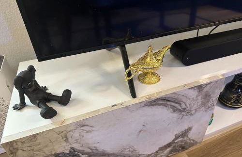 Cozy Stay with Pool Relax with Easy Access to Highway - Foto 48