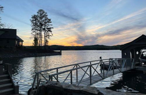 Waterfront Escape on Blue Ridge Lake with Dock! - Foto 41