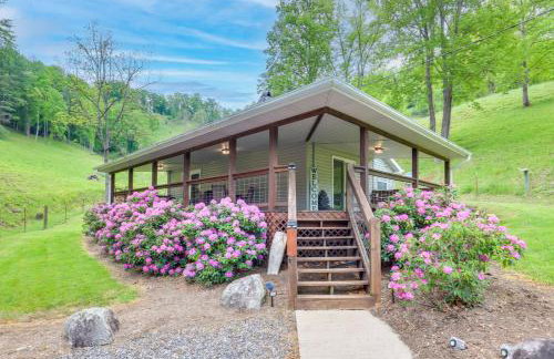 Cozy Mars Hill Farmhouse with Scenic Views - Foto 23