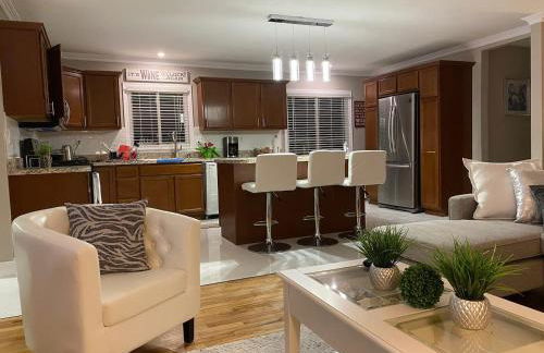 Elegant & spacious 32 Gem in Harper Woods - Foto 9