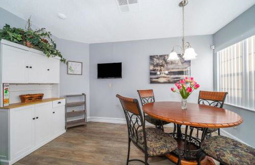 Private Paradise! Stunning south-facing pool home - Foto 18