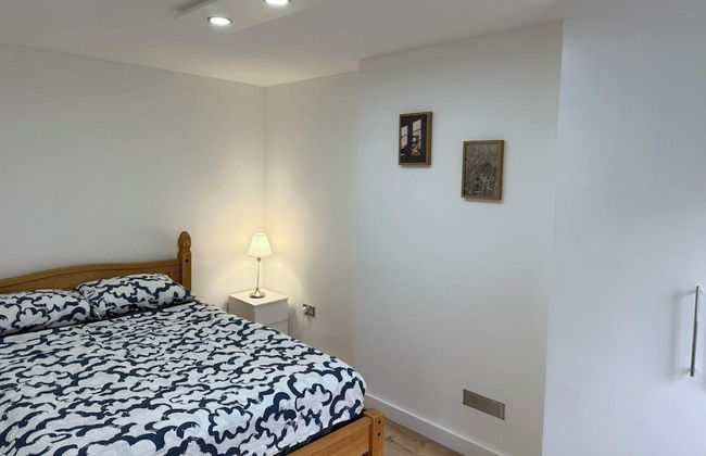 4 Bed Cottage in Surrey - Foto 5