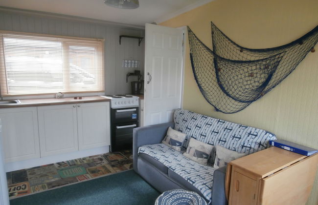 Captivating 2-bed Chalet in Mablethorpe - Photo 6