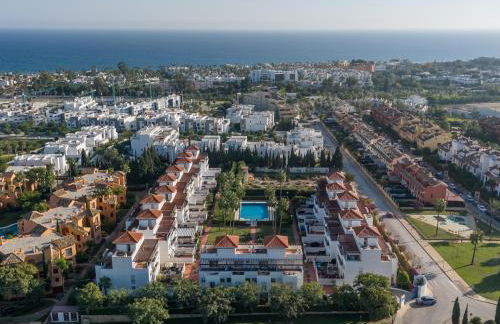 Family Fairways I Spacious 4-Bedroom Townhouse Near Beach & Golf, Estepona - Photo 8