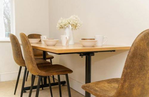 5 bedroom 3 bathroom house - Lyne Chertsey - Foto 22